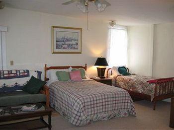 Maplehurst Inn Peterborough ภายนอก รูปภาพ
